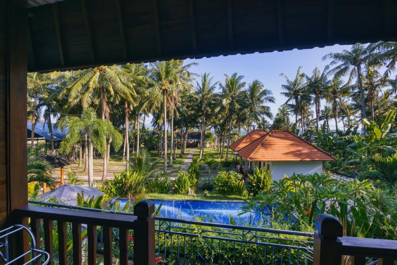 Coconut Hill Cottage Batununggul Exterior foto