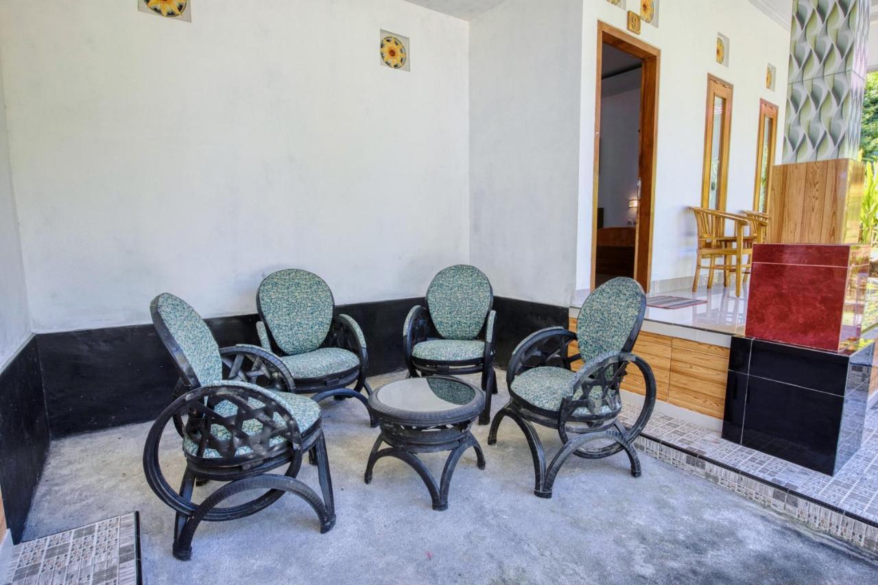 Coconut Hill Cottage Batununggul Exterior foto