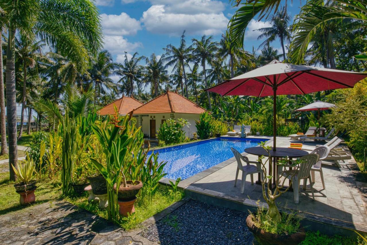 Coconut Hill Cottage Batununggul Exterior foto